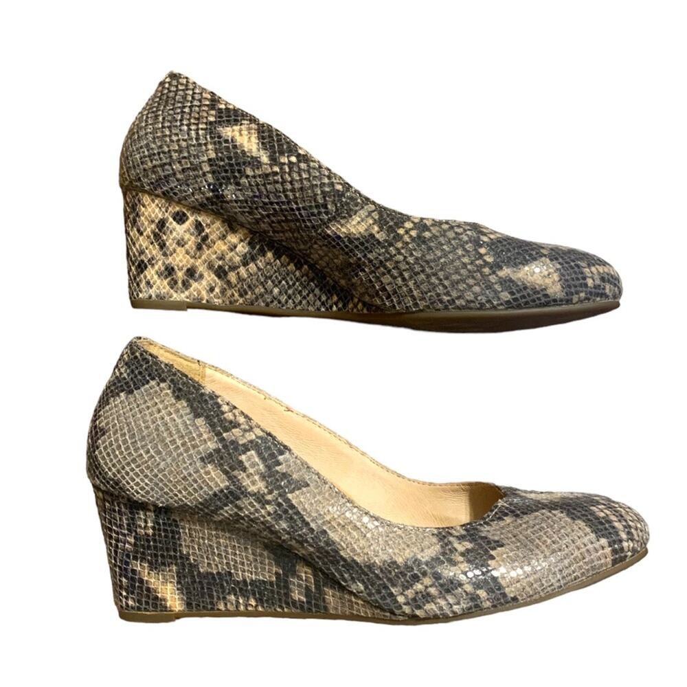 Vionic Wedge Heel Antonia Natural Snakeskin Orthotic Pump Size US 9